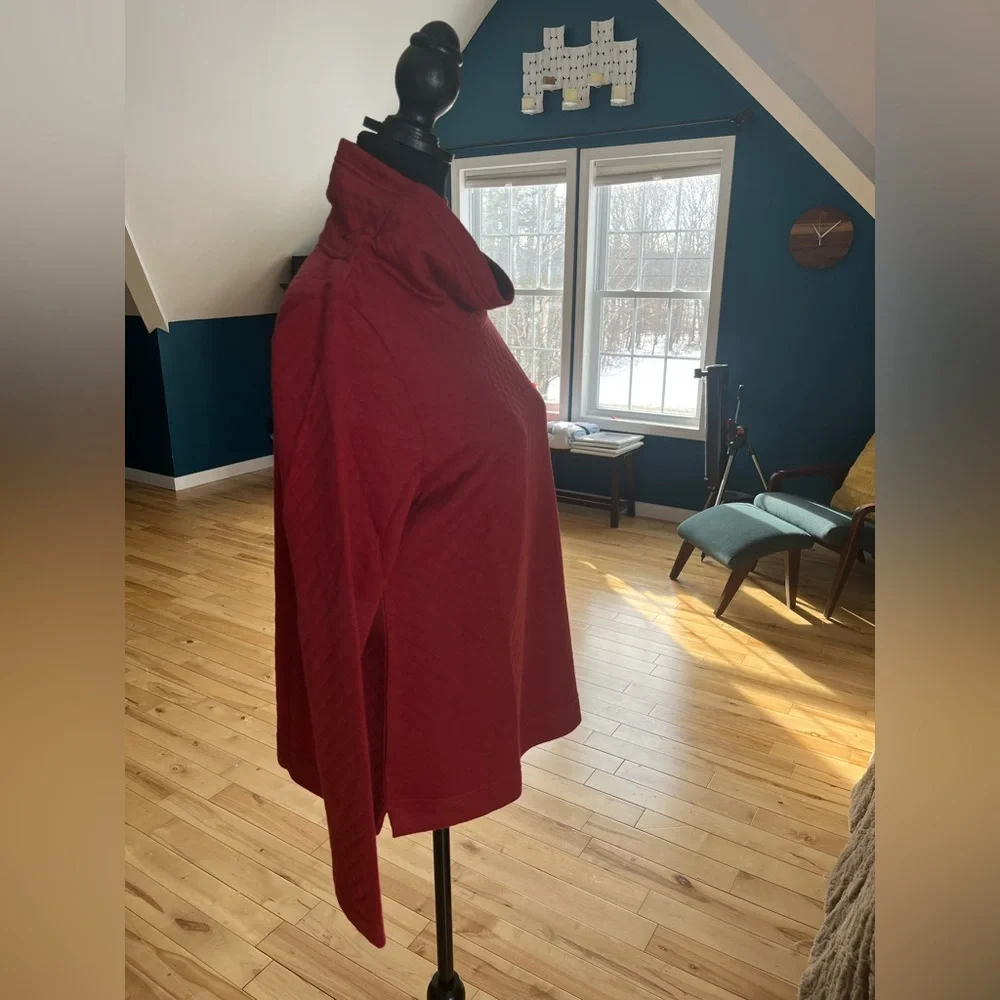 NWT women’s Rio Red Coldwater Creek sweatshirt Size Petite Small - Picture 2 of 8